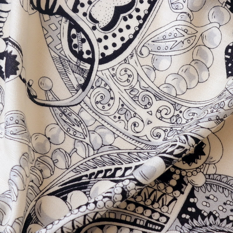 Écharpe en soie et laine 135CM - Winter Clothing Hong Kong avis et prix